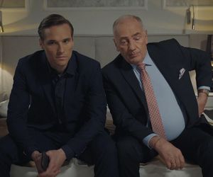 M jak miłość, odcinek 1884. Olek (Maurycy Popiel), Jerzy Argasiński (Karol Strasburger)