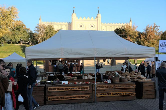 Festiwal Czekolady i Słodkości na placu pod zamkiem w Lublinie 