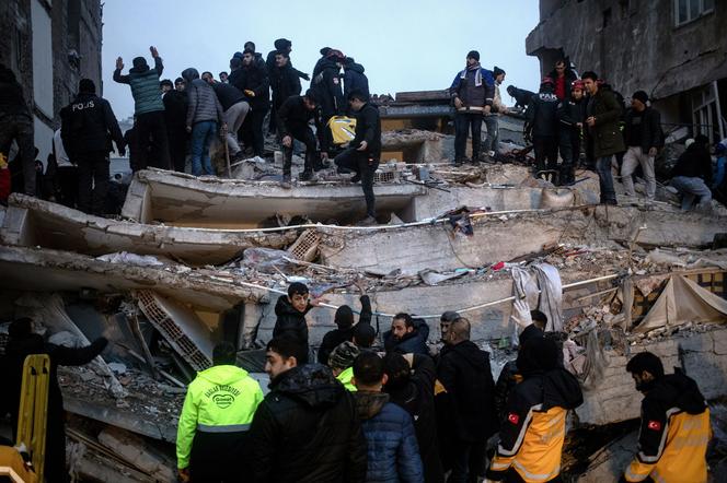 Potężne trzęsienie ziemi w Turcji! Rannych może być ponad 1000 osób 