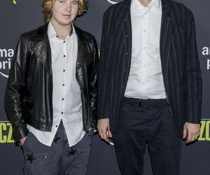 Premiera filmu Szczęsny. Tomasz Kot z synem, brata piłkarza z rodziną i Quebonafide z partnerką [GALERIA]