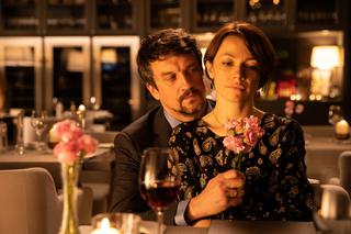 Motyw., odc. 1: Paweł Szulc (Michał Czernecki), Monika (Magdalena Turczeniewicz)