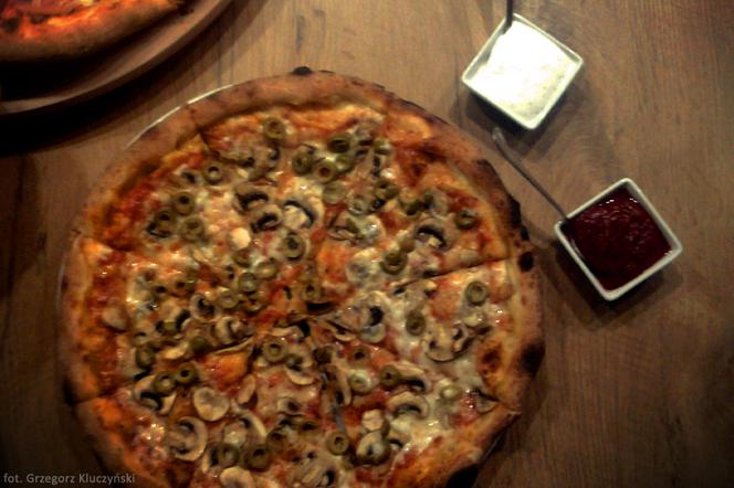 Ostatki z pizzą