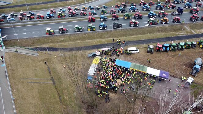 Protest rolników 20 lutego w okolicach Kraśnika. Tak blokują S19