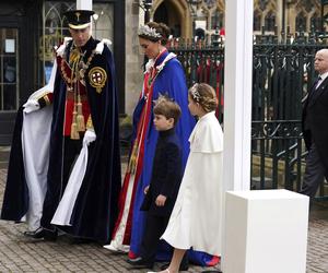 Księżniczka Charlotte i książę Louis na koronacji króla Karola III