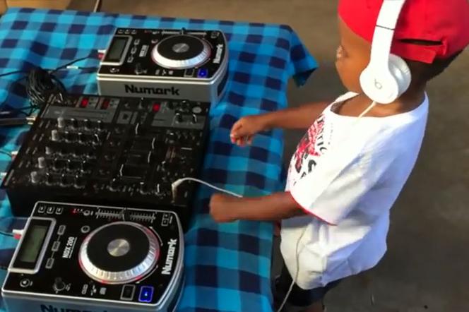 2-letni DJ, który podbił internet! Ten mały ma talent [WIDEO]