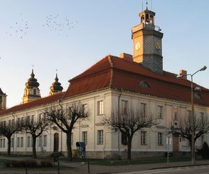 2. Powiat mławski - mediana wynagrodzeń miesięcznych brutto (marzec 2025): 6130 zł