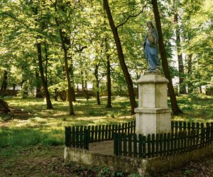 W Łękach Kościelny można podziwiać dworek z XVIII wieku
