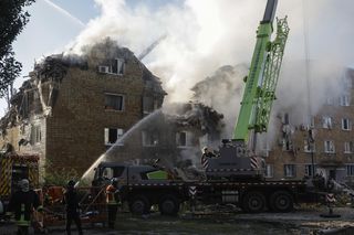 Do 23 wzrosła liczba ofiar śmiertelnych rakietowo-dronowego ataku Rosji na Kijów