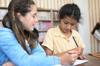 Tyle dzieci innej narodowości uczy się w polskich szkołach. Z systemu często znikają jednak przed maturą