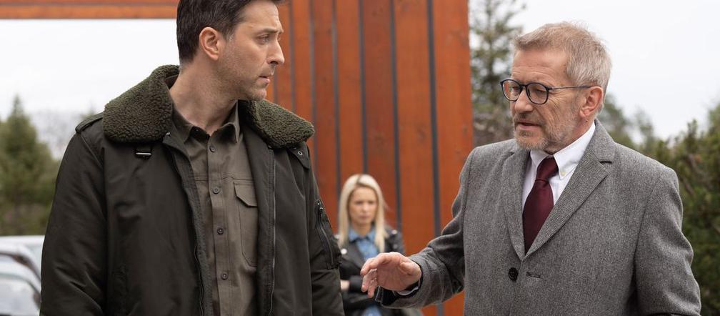 Na dobre i na złe, odc. 739. Marcin (Filip Bobek), Dominika (Paulina Gałązka) i jej ojciec Mirosław Grec (Jacek Mikołajczak)