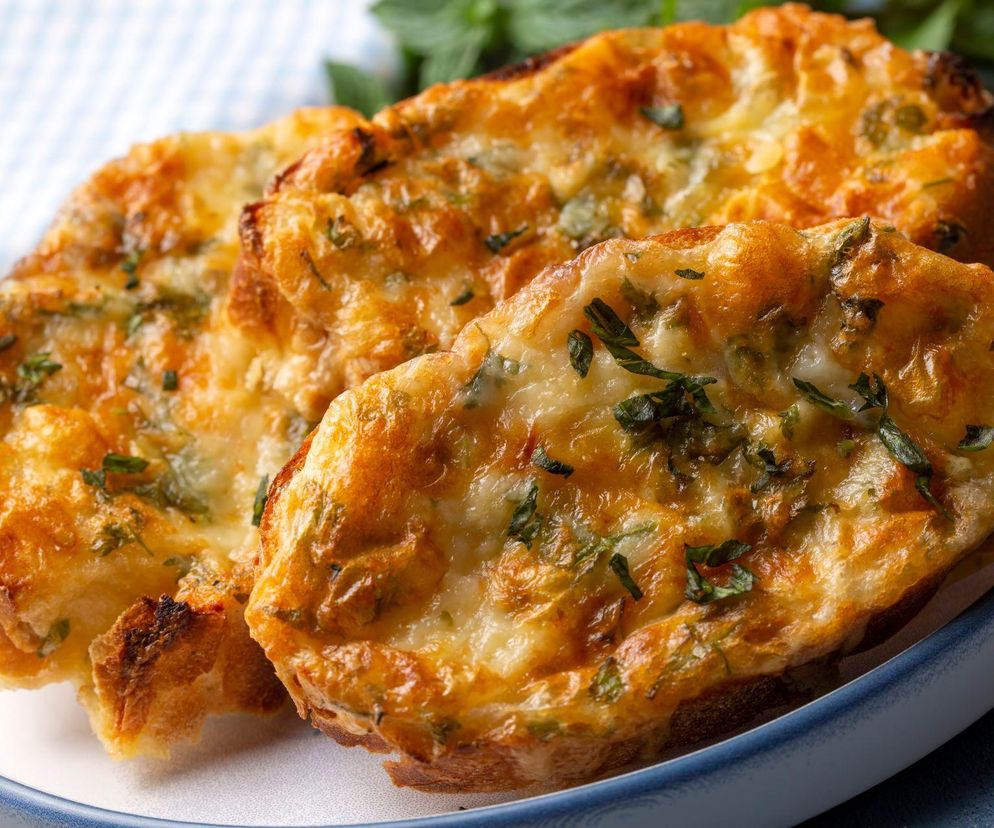 zapiekanka z czerstwego chleba