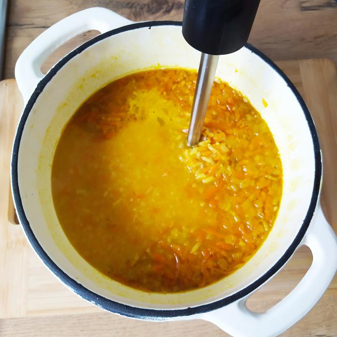 Zupa krem z marchewki: przepis krok po kroku