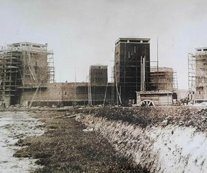 Ten obiekt na Mazurach miał przypominać krąg ze Stonehenge. Dziś pozostały po nim ruiny