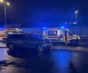 Karambol w Warszawie. 12 samochodów rozbitych, są ranni