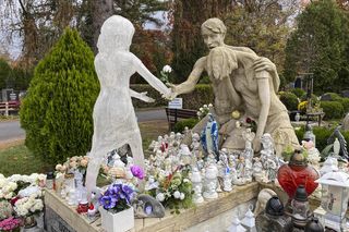 Te groby robią wrażenie