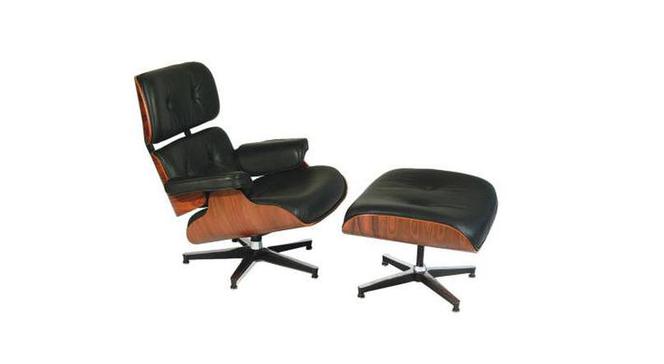 The Eames Lounge Chair and ottoman, najsłynniejsze dzieło Charlesa i Ray Eames. 