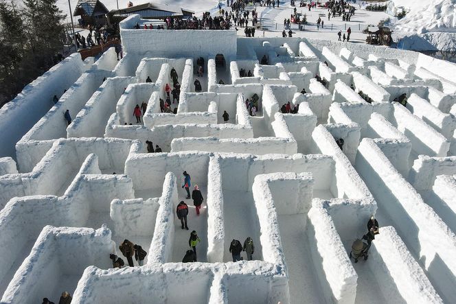 Śnieżny Labirynt Snowlandia w otoczeniu Tatrzańskiego Parku Narodowego w Zakopanem