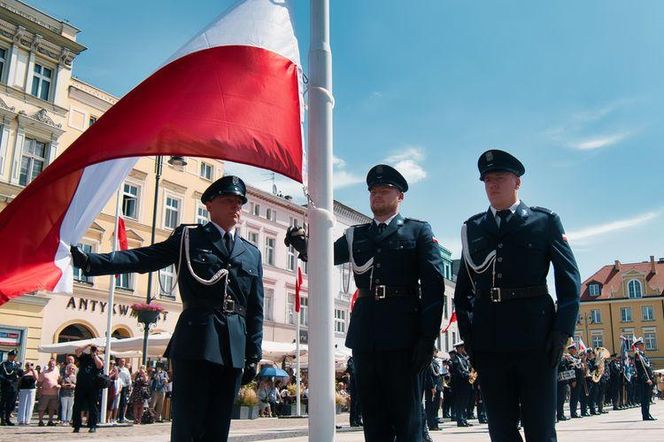 Bydgoszcz świętuje z policją. „Ratujecie nasze życie, bronicie go” – wzruszające słowa podczas uroczystości