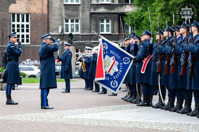 Policjantki i policjanci złożyli ślubowanie. 126 funkcjonariuszy zasiliło śląski garnizon