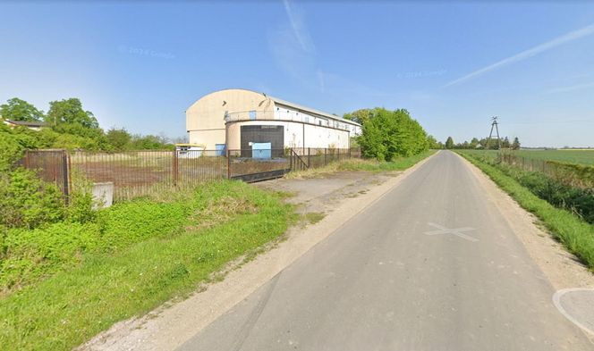 Brzeski. 25-latek wypadł z balkonu i zginął. Śmiertelny wypadek podczas urbexu [ZDJĘCIA].