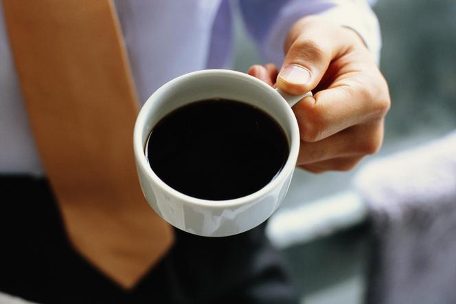 Pić czy nie pić poranną kawę? Ekspert rozwiewa wątpliwości 
