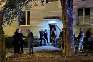 Warszawa. Zaatakował policjantów maczetą, padły strzały. Trzy osoby ranne na Mokotowie