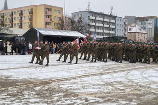 „Ja, żołnierz Wojska Polskiego…” . Ponad stu wojskowych wypowiedziało w Olsztynie słowa przysięgi [ZDJĘCIA]