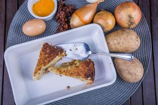 Babka ziemniaczana – tradycyjny przepis na pyszne danie z ziemniaków