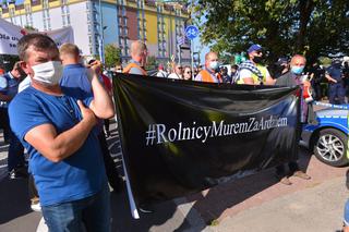 Protest rolników przed siedzibą PiS w Warszawie