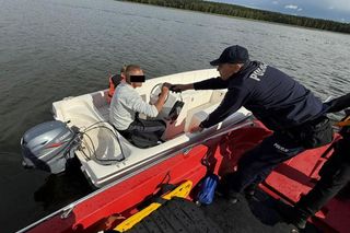 Szarżował z dzieckiem na motorówce, mając trzy promile. Mama wszystko oglądała z plaży