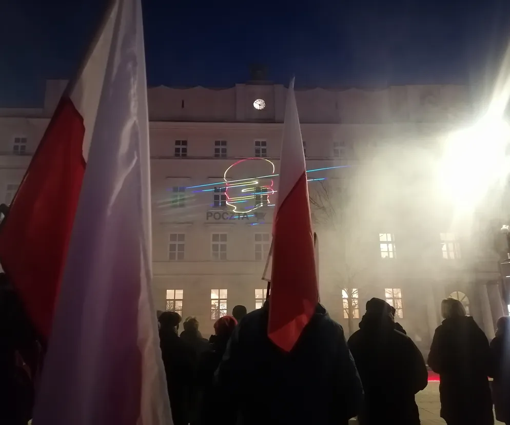 Marsz Pamięci Żołnierzy Wyklętych w Lublinie. Wcześniej odbył się laserowy pokaz