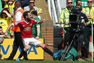 Manchester United blisko Ligi Mistrzów! Juan Mata załatwił Norwich [WIDEO]
