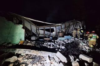 Pożar hali magazynowej z niebezpiecznymi substancjami. Z ogniem walczyło 20 zastępów strażaków