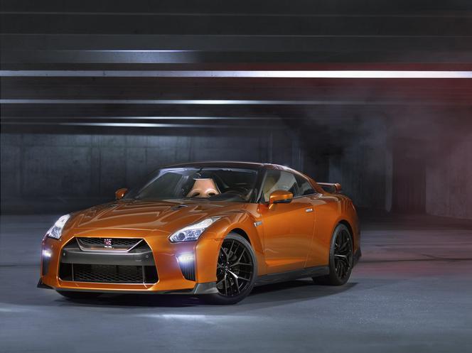 Nissan GT-R lifting 2017