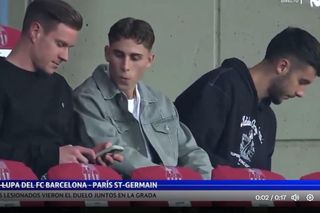 Marc-Andre ter Stegen, Fermin Lopez i Joan Garcia podzcas meczu FC Barcelona- PSG