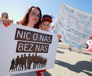 Protest mieszkańców w Letnicy. Czarny pył do domu leci, tak się truje nasze dzieci 