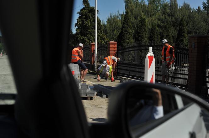 Garnki drżą, a ludzie grzmią. „Ten remont nie daje nam żyć”. Uciążliwa przebudowa niszczy życie mieszkańców