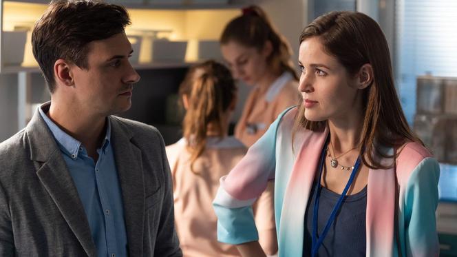 Na dobre i na złe, odcinek 820: Joanna Gawryło w Leśnej Górze! Radwan sprowadzi ją do szpitala, żeby zbliżyć się do syna Kuby - ZDJĘCIA