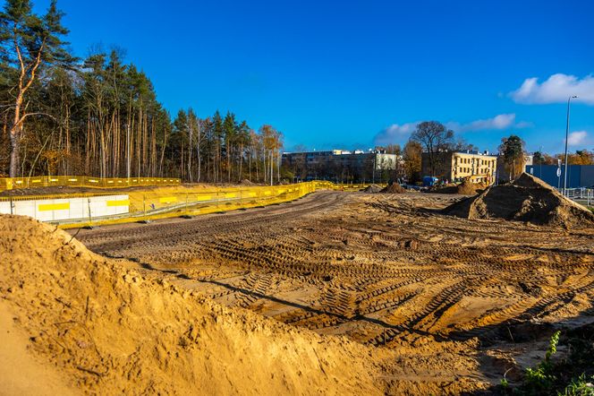 Budowa tunelu pod torami przy PKP Warszawa Wesoła