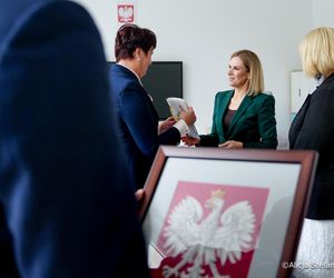 Pierwsza Dama uczciła z uczniami 100 lat od nadania imienia Stefana Batorego Szkole Podstawowej w Liwie