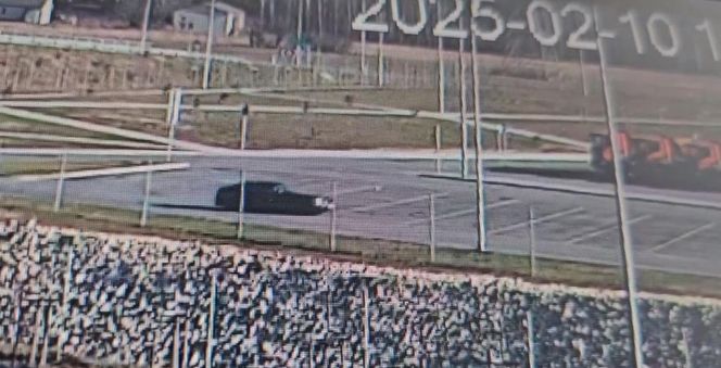 Szalony drift na parkingu w Piasecznie! Myślicie, że to wszystko? Kierowca nie miał prawa jazdy od roku!