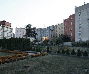 Wejście od podwórza. Nietypowe mieszkanie we Wrocławiu
