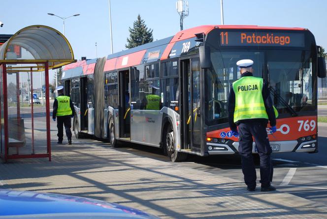 Rzeszowscy policjanci kontrolują czy nowe przepisy nie są łamane