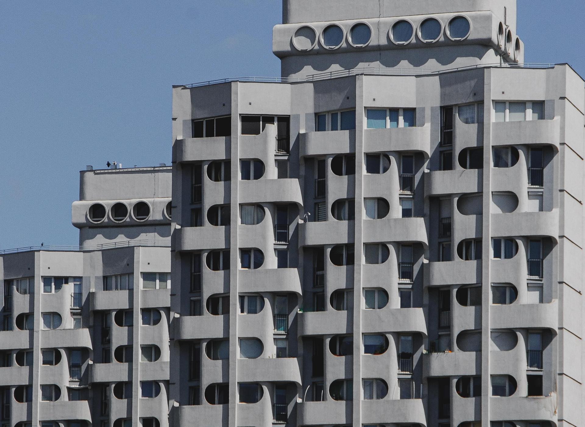 9 najpiękniejszych bloków PRL-u - zobacz zdjęcia budynków, które walczą ze stereotypem wielkiej płyty