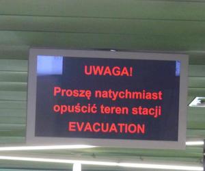 Pożar w metrze! Ewakuacja pasażerów, 5 stacji zamkniętych