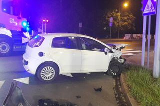 Zderzenie dwóch samochodów przy Trapezie w Lesznie