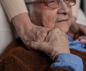 Psycholog o demencji: Stan psychiczny chorego wraca do okresu dzieciństwa