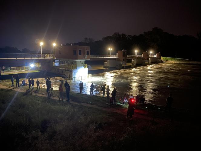 Kulminacyjna fala powodziowa na Odrze zbliża się do Wrocławia. Urząd miasta alarmuje!