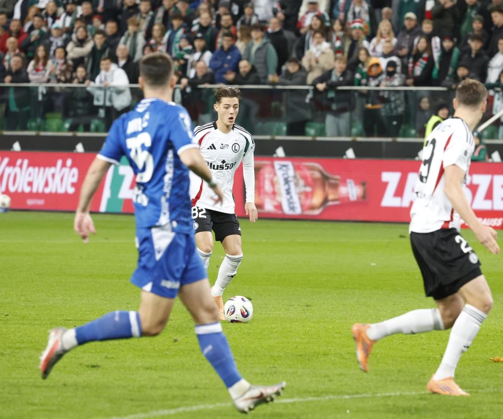 Legia Warszawa - Lech Poznań: Zdjęcia kibiców z klasyku i 13. kolejki PKO BP Ekstraklasy