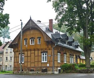 Nie tylko Zalipie. 9 urzekających polskich wsi - jedna z nich trafiła do powieści Olgi Tokarczuk